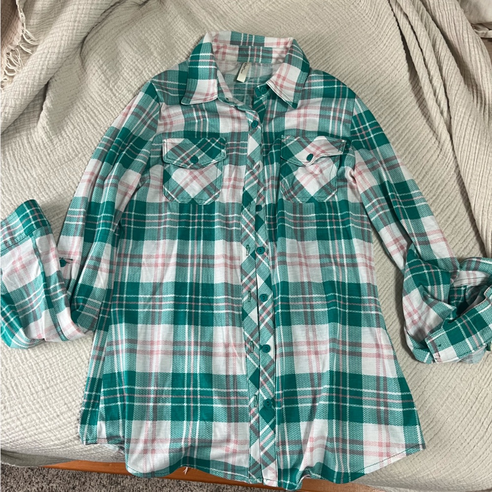 WinWin Green and White Plaid Button Down Shirt